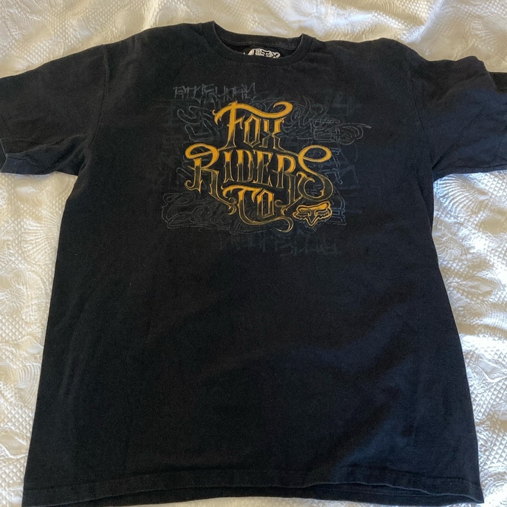 Beautiful Men’s Fox Riders T-Shirt used, but gently worn.